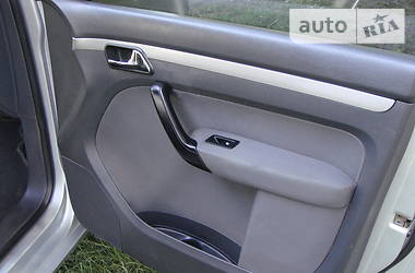 Універсал Volkswagen Touran 2004 в 