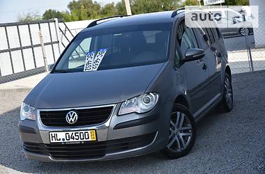 Минивэн Volkswagen Touran 2011 в Дрогобыче