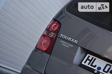 Минивэн Volkswagen Touran 2011 в Дрогобыче