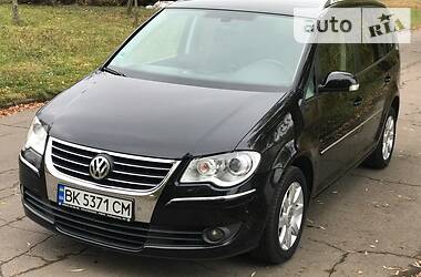 Універсал Volkswagen Touran 2007 в Рівному