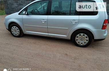 Мінівен Volkswagen Touran 2004 в Черняхові