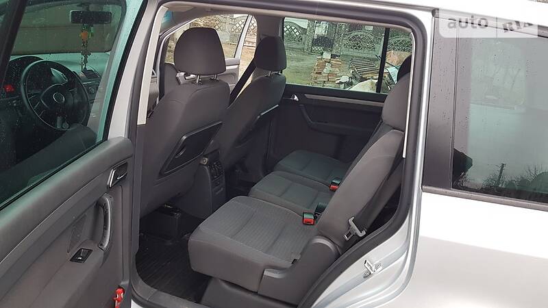 Мінівен Volkswagen Touran 2006 в Івано-Франківську