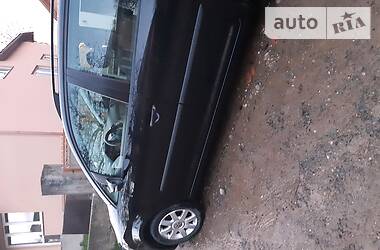 Седан Volkswagen Touran 2013 в 