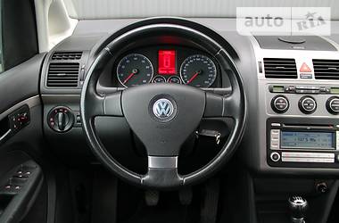 Минивэн Volkswagen Touran 2007 в Сарнах