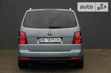 Минивэн Volkswagen Touran 2007 в Сарнах