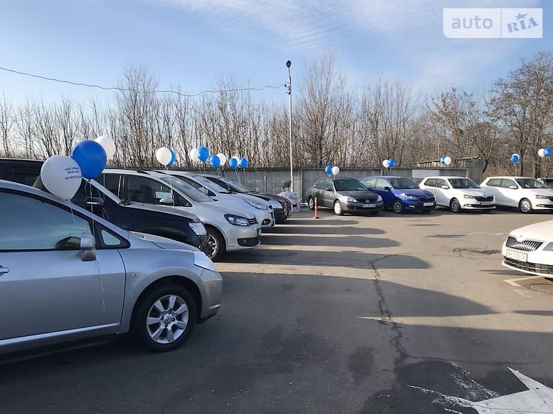 Мінівен Volkswagen Touran 2012 в Одесі