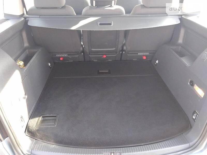 Мінівен Volkswagen Touran 2009 в Запоріжжі