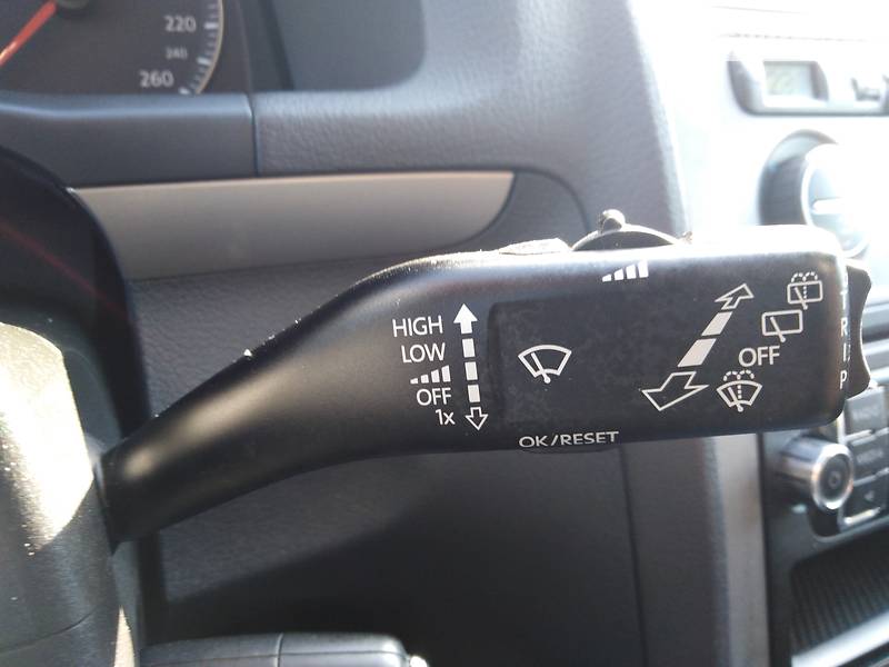 Мінівен Volkswagen Touran 2009 в Запоріжжі