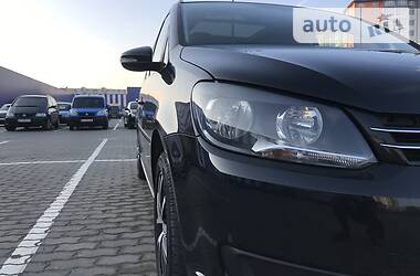 Мінівен Volkswagen Touran 2011 в 