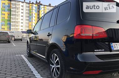 Мінівен Volkswagen Touran 2011 в 