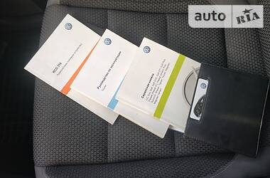 Мінівен Volkswagen Touran 2011 в 