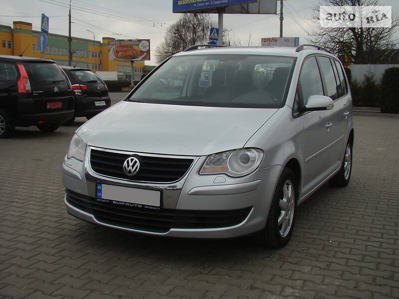 Мінівен Volkswagen Touran 2008 в Луцьку