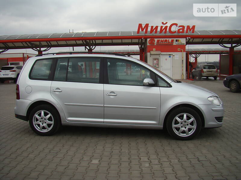 Мінівен Volkswagen Touran 2008 в Луцьку