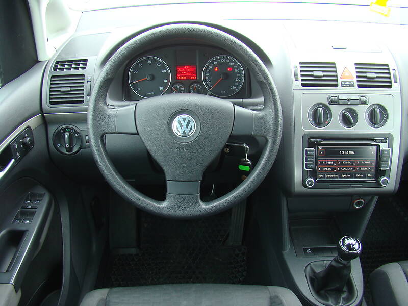 Мінівен Volkswagen Touran 2008 в Луцьку