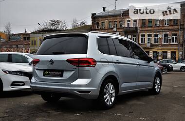 Мінівен Volkswagen Touran 2015 в 