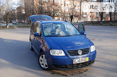 Седан Volkswagen Touran 2003 в 