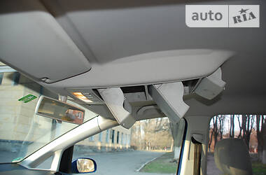 Седан Volkswagen Touran 2003 в 