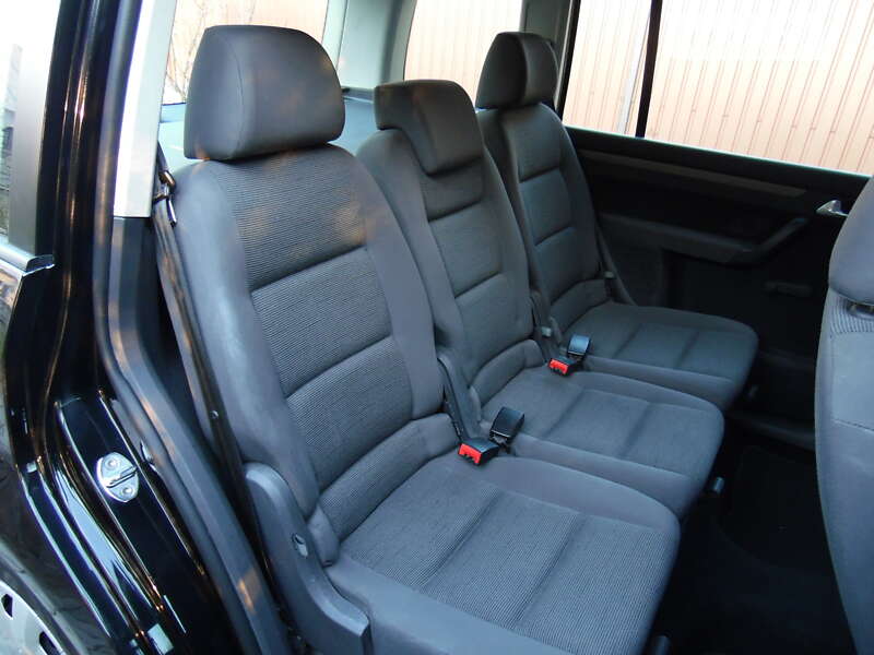 Мінівен Volkswagen Touran 2008 в Стрию