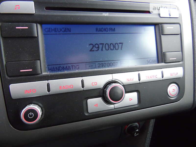 Мінівен Volkswagen Touran 2008 в Стрию
