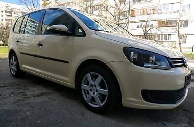 Мінівен Volkswagen Touran 2015 в 