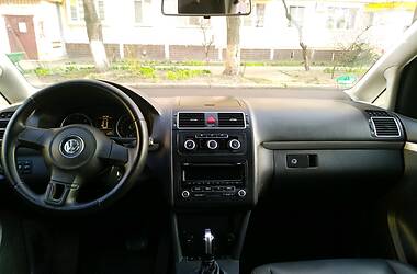 Мінівен Volkswagen Touran 2015 в 