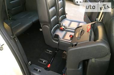 Мінівен Volkswagen Touran 2015 в 