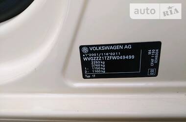 Мінівен Volkswagen Touran 2015 в 
