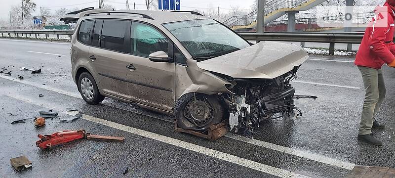 Мінівен Volkswagen Touran 2012 в Макарові фото 7 Мінівен Volkswagen Touran 2012 в Макарові