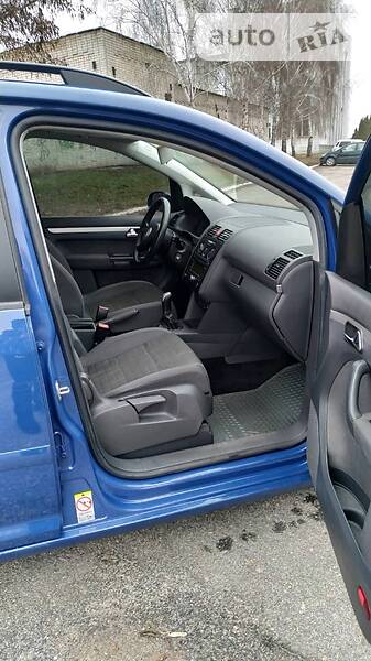 Мінівен Volkswagen Touran 2006 в Конотопі