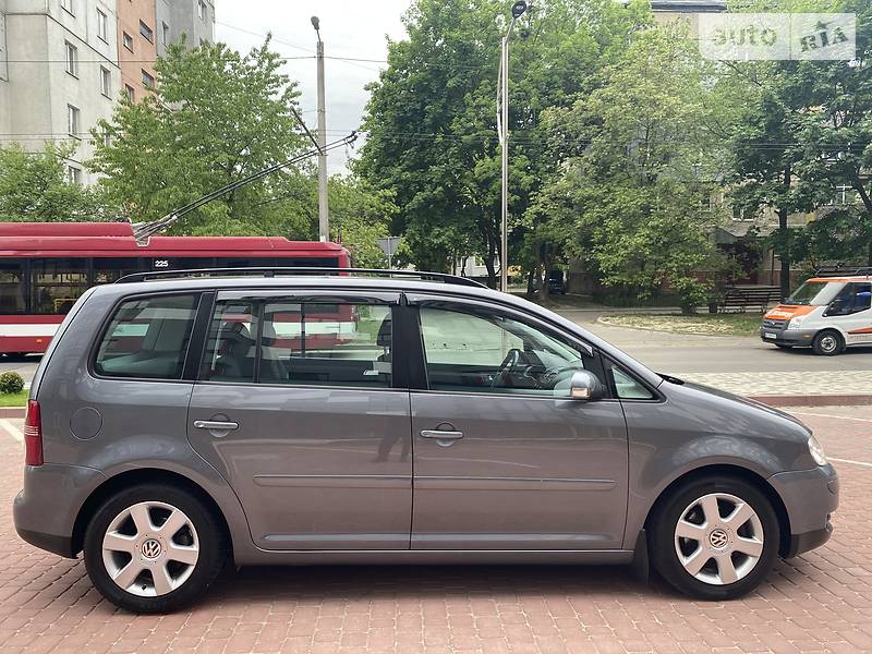 Універсал Volkswagen Touran 2006 в Івано-Франківську