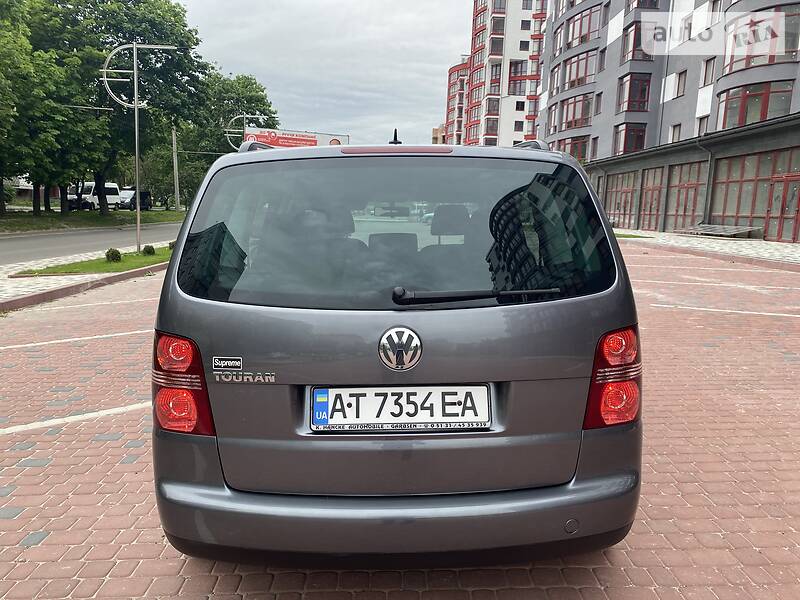 Універсал Volkswagen Touran 2006 в Івано-Франківську