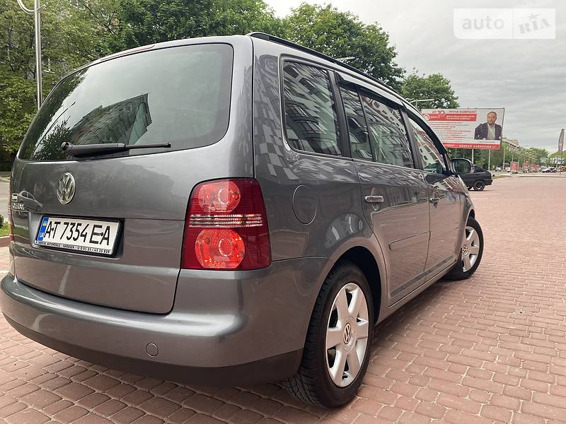 Універсал Volkswagen Touran 2006 в Івано-Франківську
