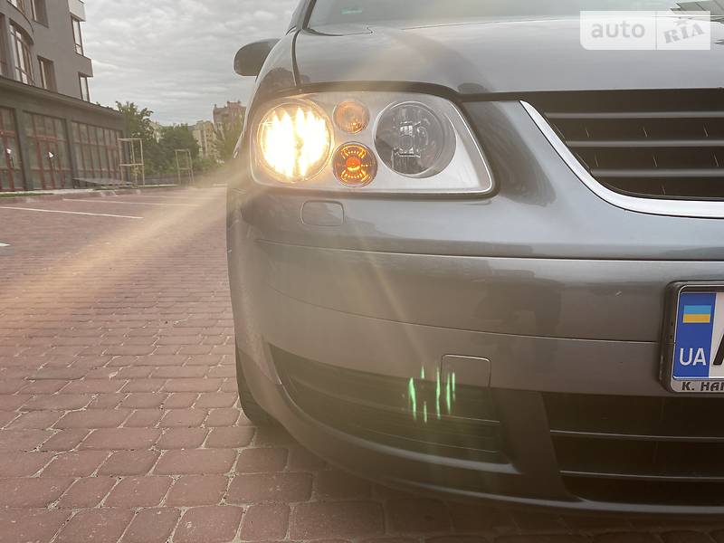 Універсал Volkswagen Touran 2006 в Івано-Франківську