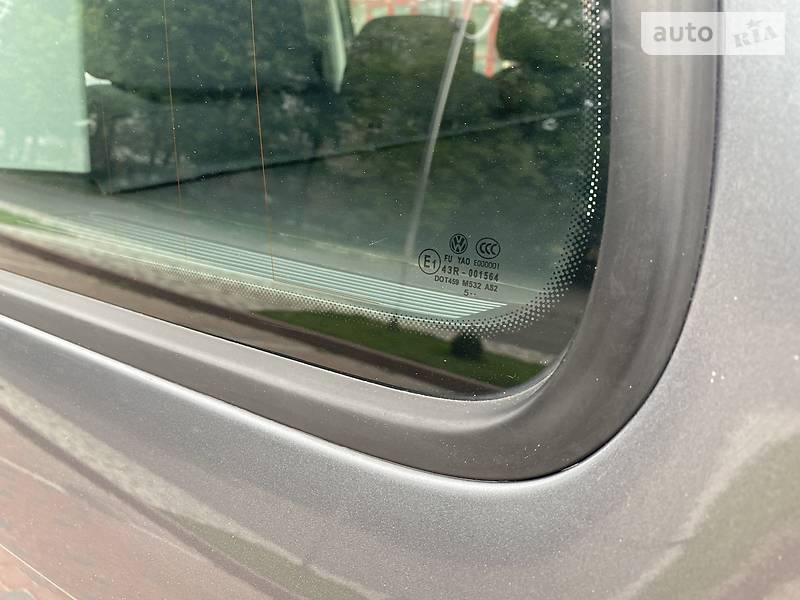 Універсал Volkswagen Touran 2006 в Івано-Франківську