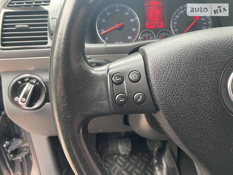 Універсал Volkswagen Touran 2006 в Івано-Франківську
