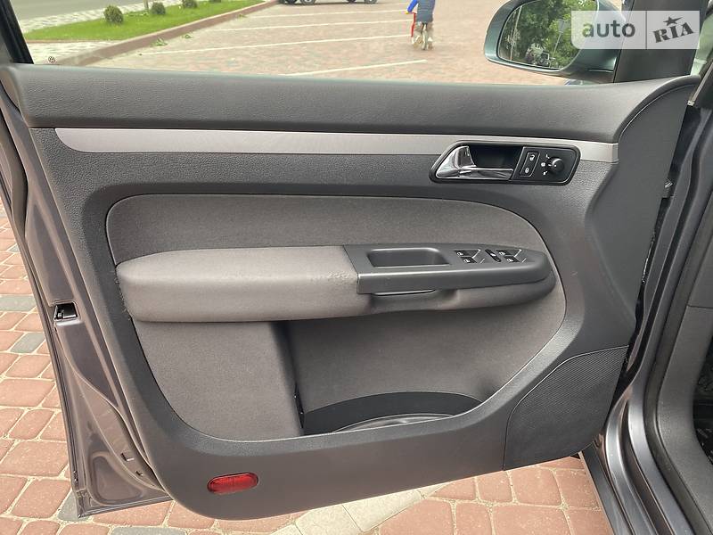 Універсал Volkswagen Touran 2006 в Івано-Франківську