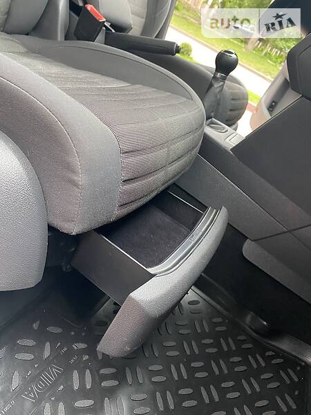 Універсал Volkswagen Touran 2006 в Івано-Франківську