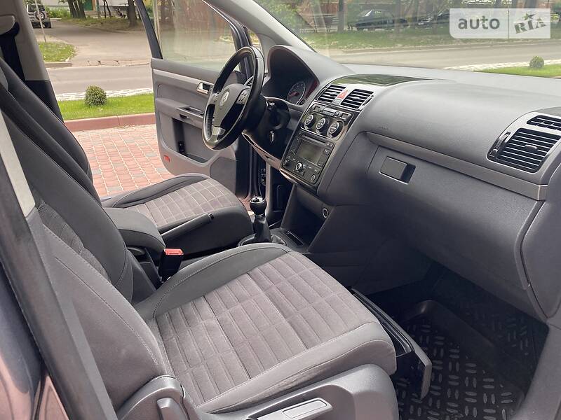 Універсал Volkswagen Touran 2006 в Івано-Франківську