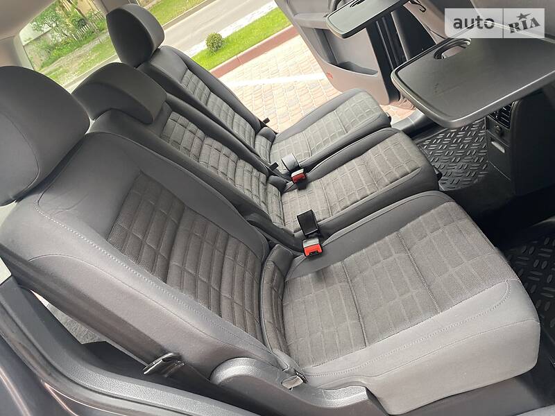 Універсал Volkswagen Touran 2006 в Івано-Франківську