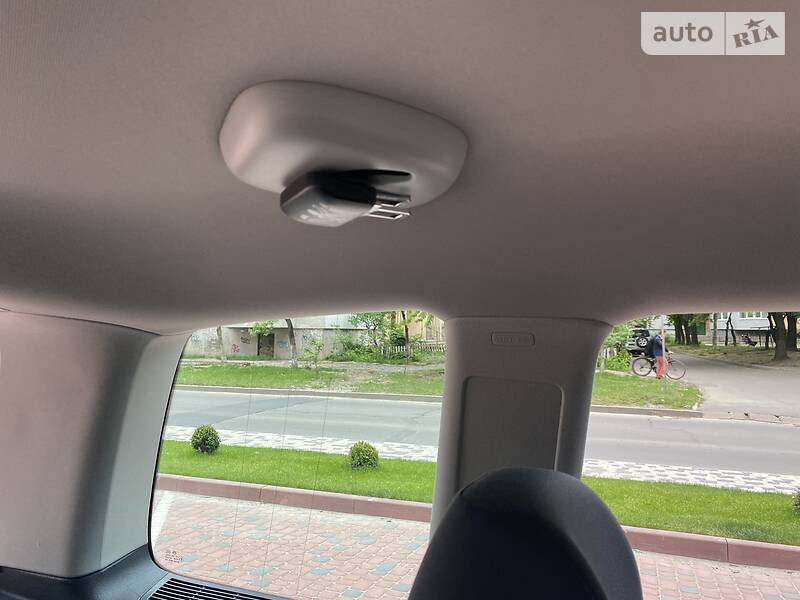 Універсал Volkswagen Touran 2006 в Івано-Франківську
