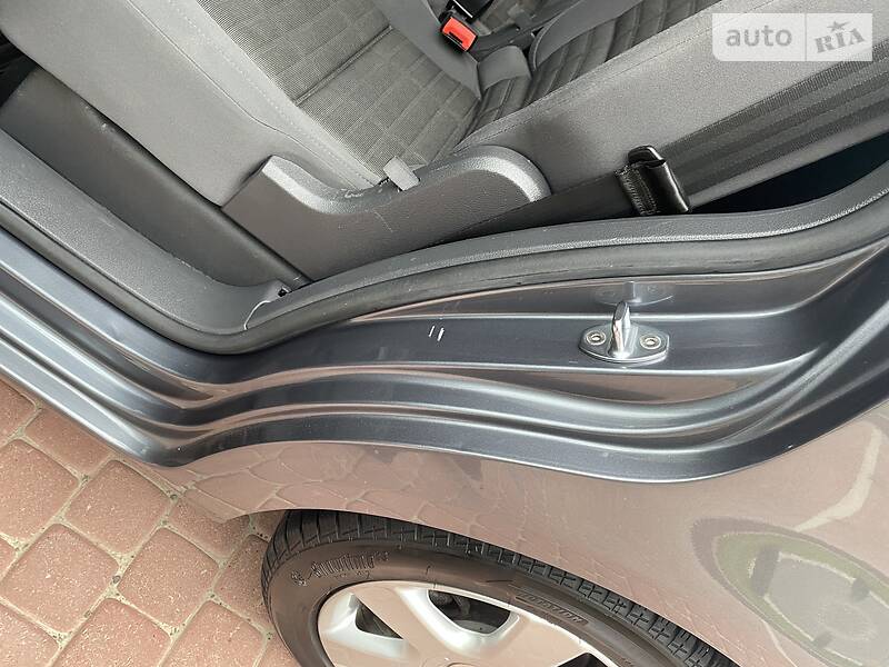 Універсал Volkswagen Touran 2006 в Івано-Франківську