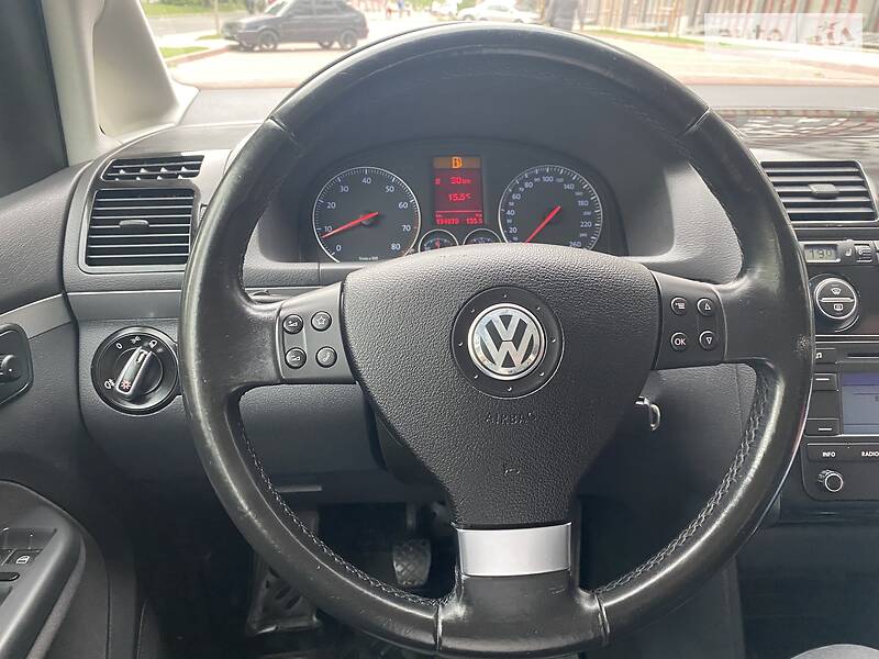 Універсал Volkswagen Touran 2006 в Івано-Франківську