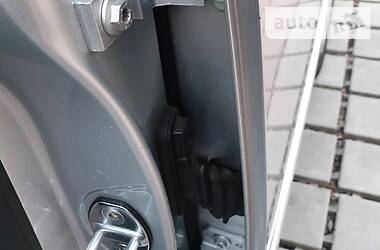 Мінівен Volkswagen Touran 2011 в 
