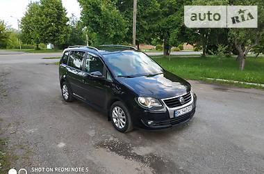 Універсал Volkswagen Touran 2009 в 