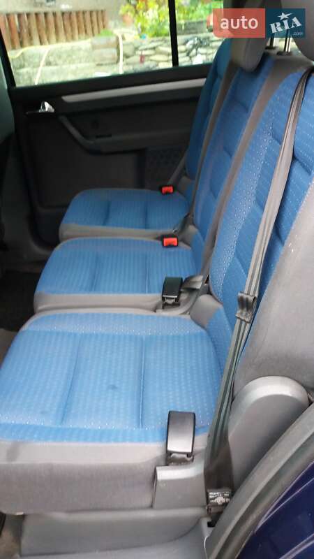 Минивэн Volkswagen Touran 2003 в Тячеве