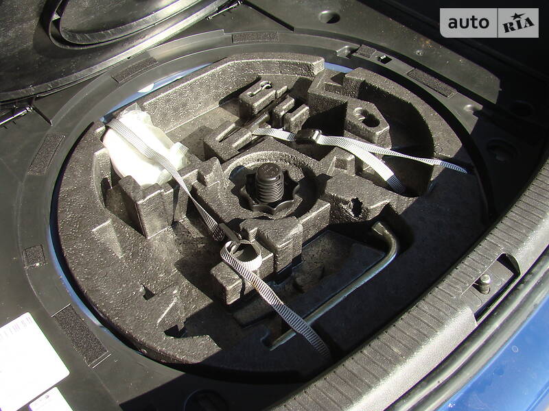 Мінівен Volkswagen Touran 2007 в Луцьку