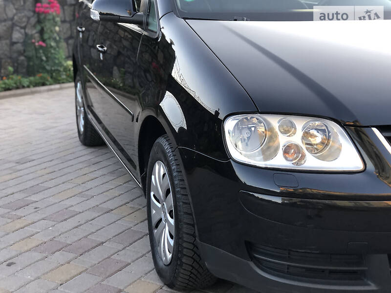 Мінівен Volkswagen Touran 2006 в Хмельницькому
