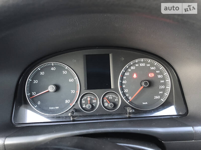 Мінівен Volkswagen Touran 2006 в Хмельницькому