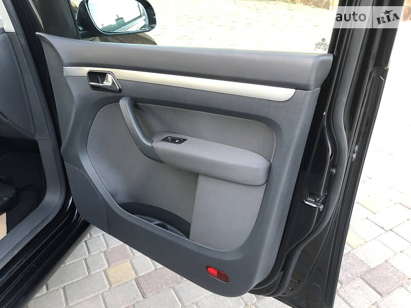 Мінівен Volkswagen Touran 2006 в Хмельницькому