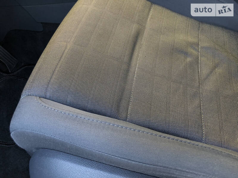 Мінівен Volkswagen Touran 2006 в Хмельницькому